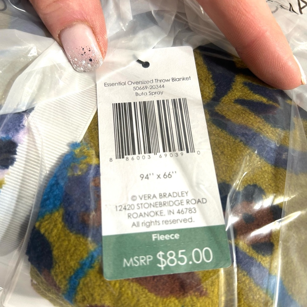 Vera Bradley oversized throw blanket - Picture 4 of 5